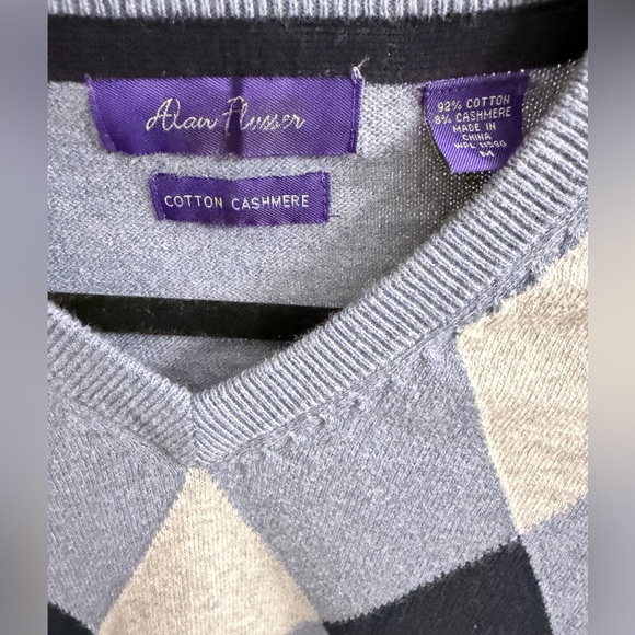 Alan Flusser Light Blue Argyle V-Neck Cashmere Sweater - Picture 2 of 4